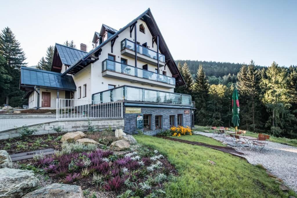 Ski, Hike & Bike Apartman Rokytnice Nad Jizerou Dış mekan fotoğraf